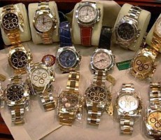 346 kusů padělků hodinek luxusních značek zadrženo na Domažlicku