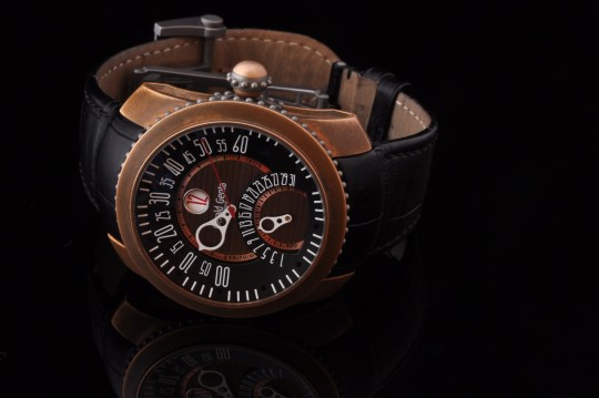 Gerald Genta Gefica Safari – mírná patina (foto Mrakodrap – Chronomag).