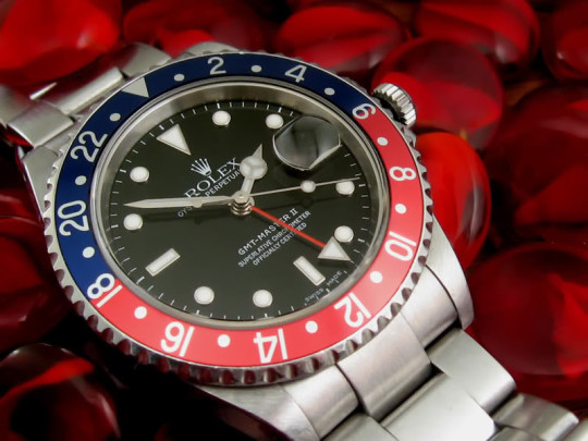 Rolex GMT Master II (zdroj Wikipedia)