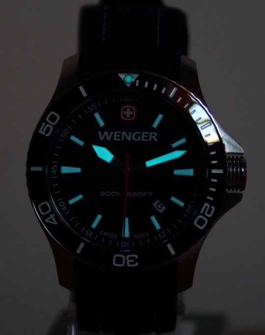 Luminisce hodinek Wenger Sea Force.